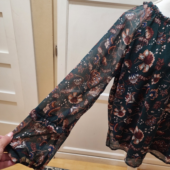 Kayleigh Brynlee Hardware Blouse NWT - Picture 6 of 14